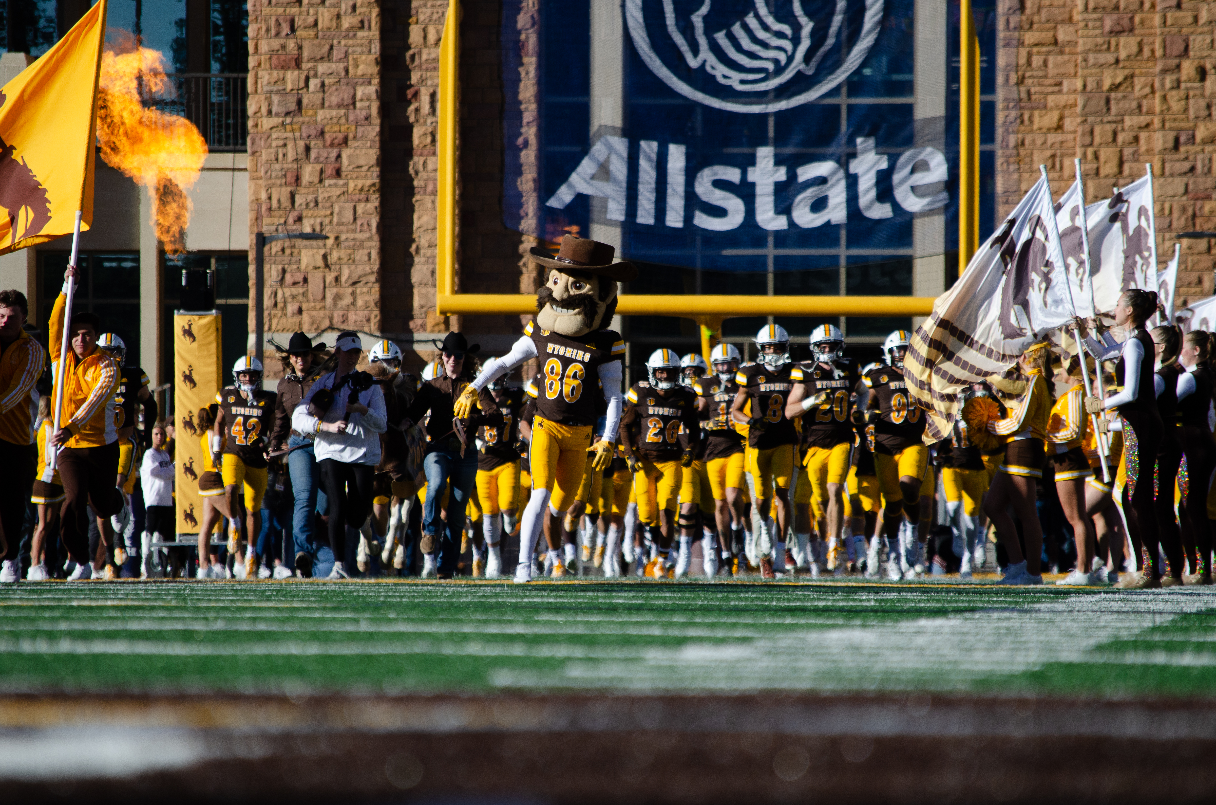 Football - University of Wyoming Athletics